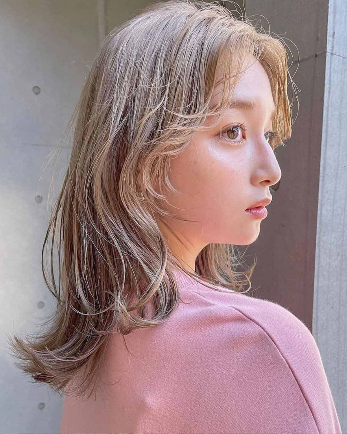 Shoulder Platinum Blonde With Ash Highlights Shoulder Platinum Blonde With Ash Highlights — Blonde with Highlights Hair