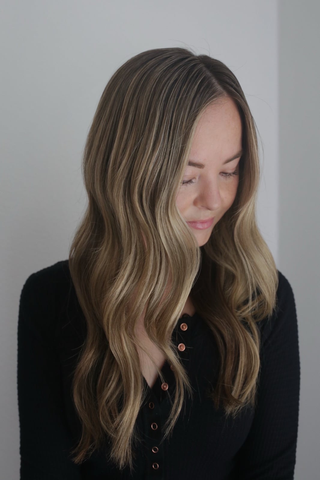 Shoulder Neutral Blonde With Natural Highlights Shoulder Neutral Blonde With Natural Highlights — Blonde with Highlights Hair