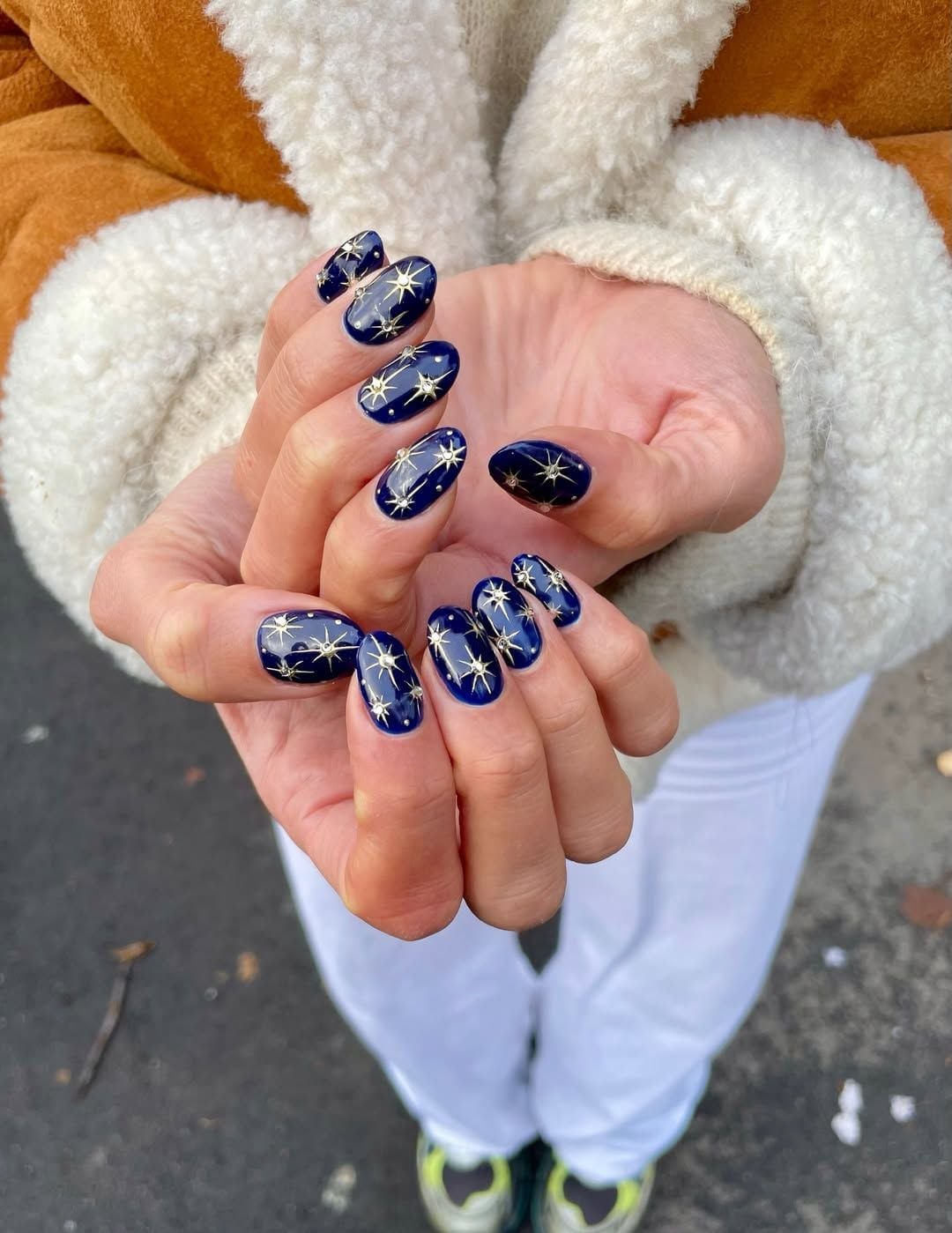 Midnight Blue Glossy Nails with Gold Stars — Blue Nails