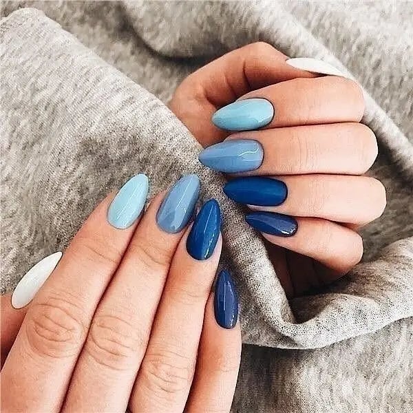 Blue Ombre Gradient Medium Almond Nails — Blue Nails
