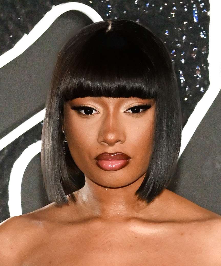 Graphic Blunt Bob With Full Bangs Graphic Blunt Bob With Full Bangs — Blunt Bangs