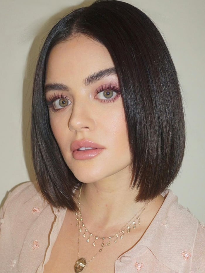 Sleek Dark Brown Chin Bob, Straight Sleek Dark Brown Chin Bob, Straight — Blunt Bob