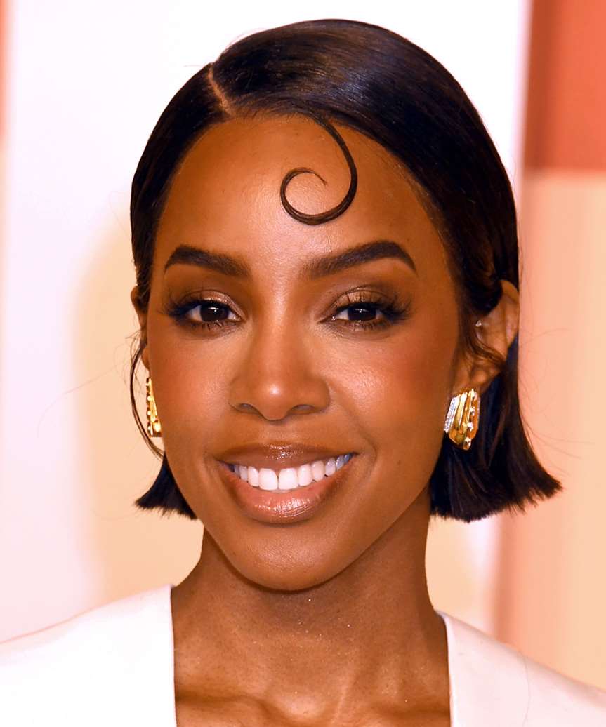 Dark Brown Bob With Baby Hair Detail Dark Brown Bob With Baby Hair Detail — Blunt Bob