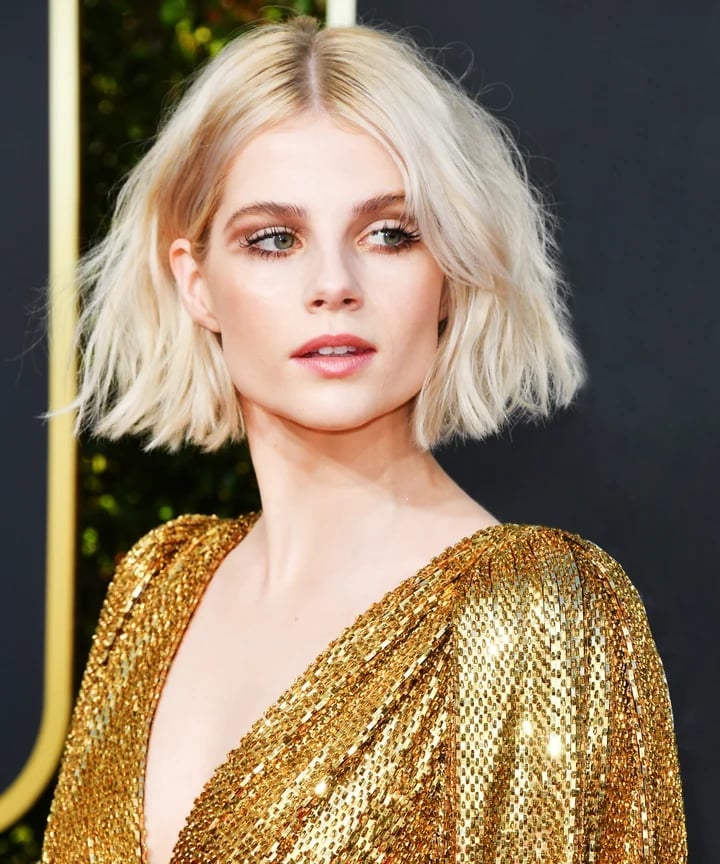 Ash Blonde Collarbone Bob With Curtain Bangs Ash Blonde Collarbone Bob With Curtain Bangs — Blunt Bob