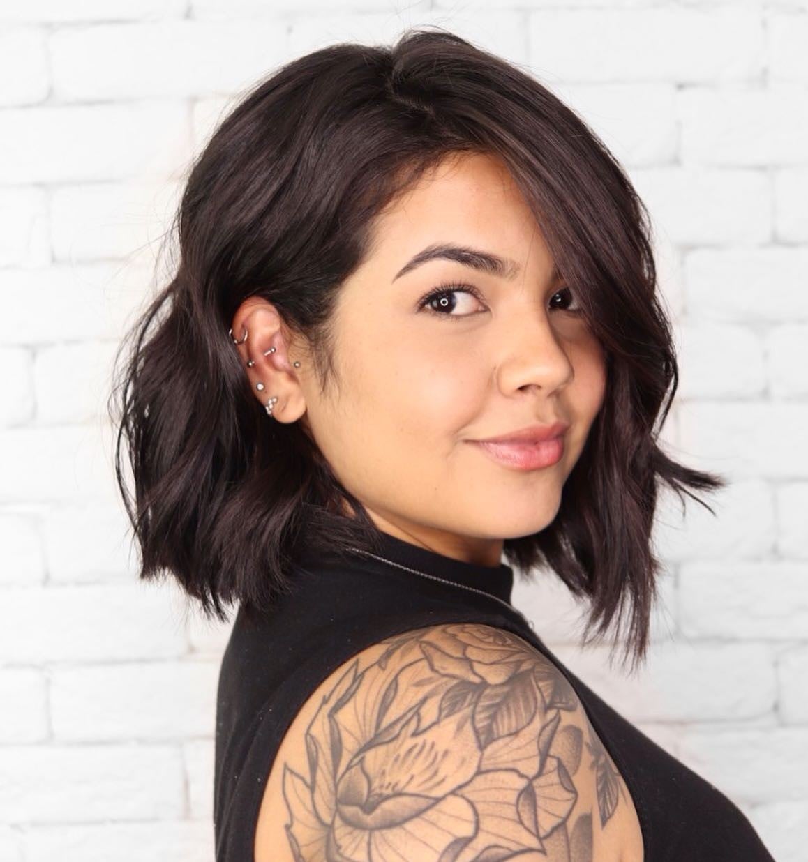 Textured Chin Bob With Side Part — Bob for Round Face