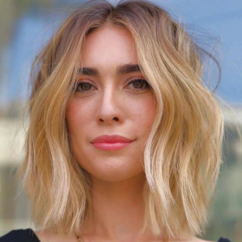 Textured Chin Bob With Honey Balayage — Bob Haircuts
