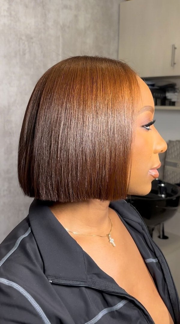 Sleek Chin Bob With Chestnut Highlights — Bob Haircuts