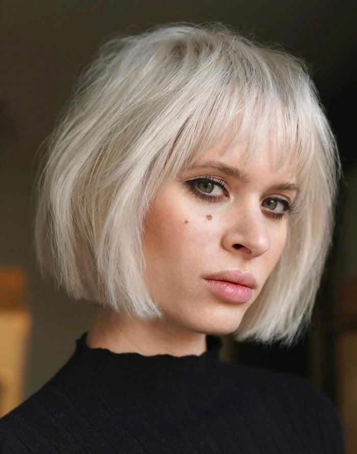 Platinum Blonde Sleek Bob With Blunt Bangs Platinum Blonde Sleek Bob With Blunt Bangs — Bob with Bangs