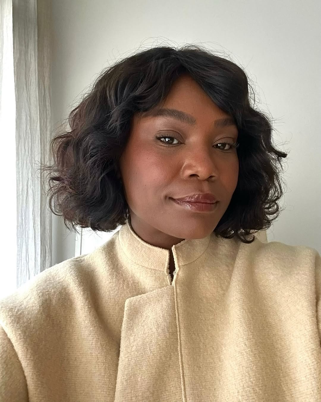 Honey Blonde Bob With Face-Framing Bangs — Bob with Curtain Bangs