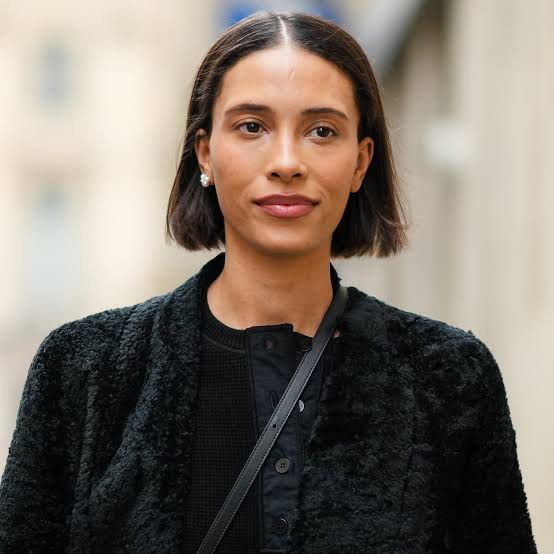 Sleek Black Ear Length Box Bob Sleek Black Ear Length Box Bob