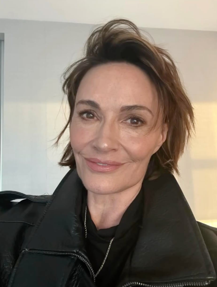 Collarbone Bob With Face-Framing Layers and Light Brown Collarbone Bob With Face-Framing Layers and Light Brown — Boyfriend Bob