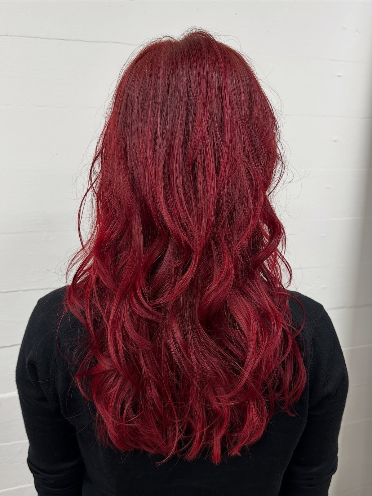 Fiery Copper With Golden Highlights Mid-Back Waves — Bright Red Hair