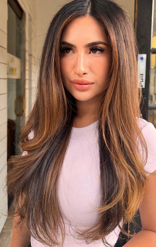 Dark Brown Base With Caramel and Blonde Balayage, Close-Up Take — Bronde Hair