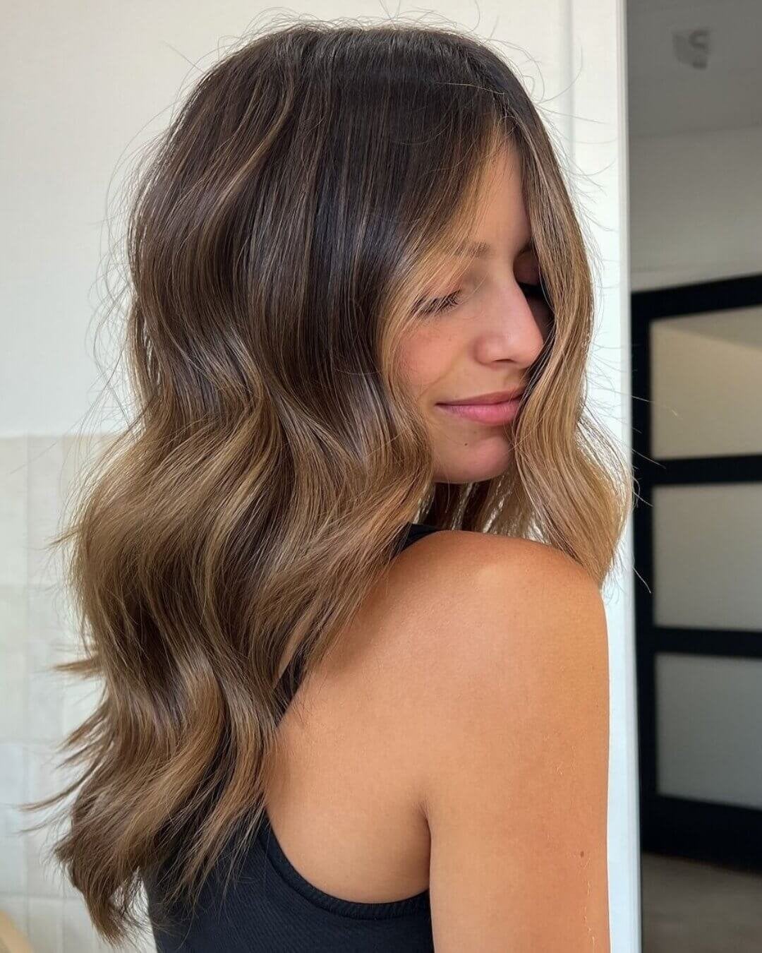 Collarbone Layered Hair With Golden Blonde Highlights — Bronde Hair