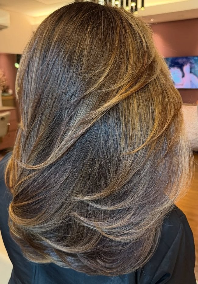 Collarbone With Ash Beige Balayage Collarbone With Ash Beige Balayage — Brunette Balayage