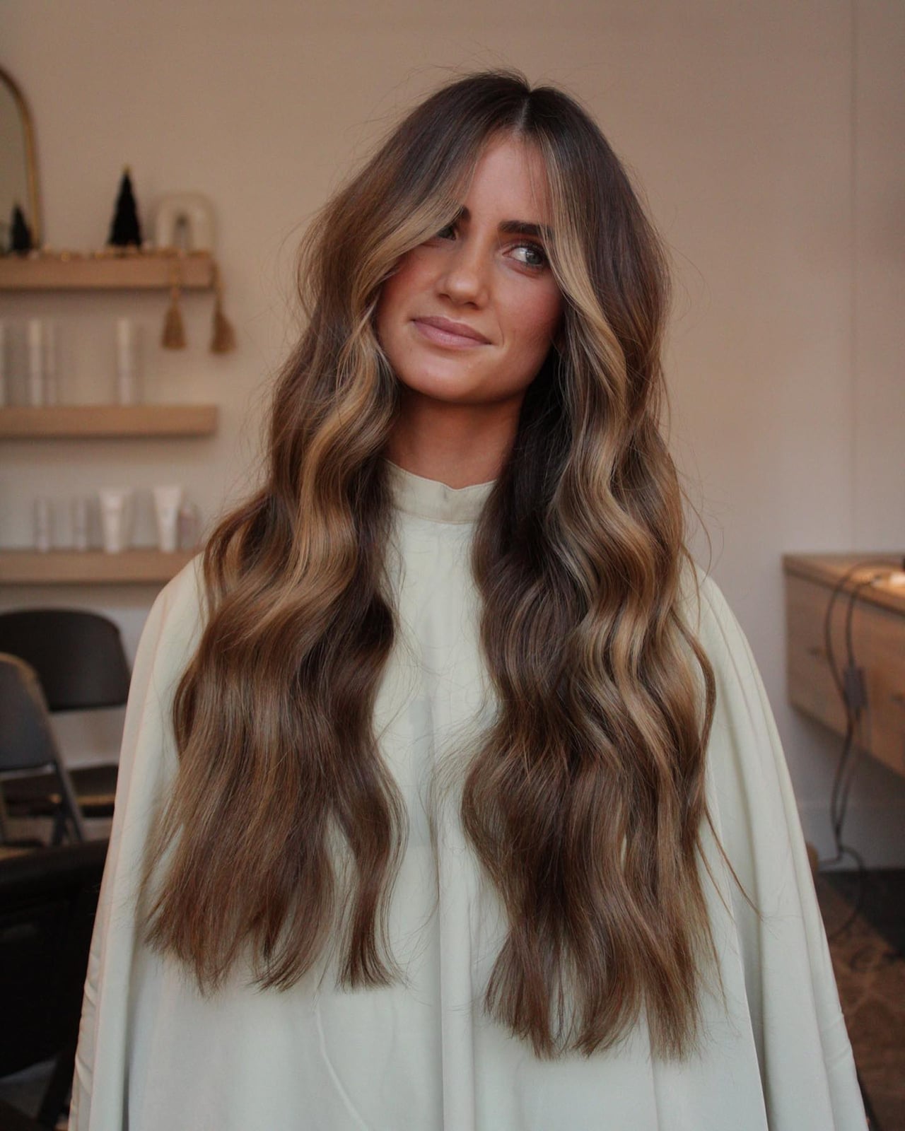Mid-Back Medium Brown With Blonde Balayage Mid-Back Medium Brown With Blonde Balayage — Brunette Balayage