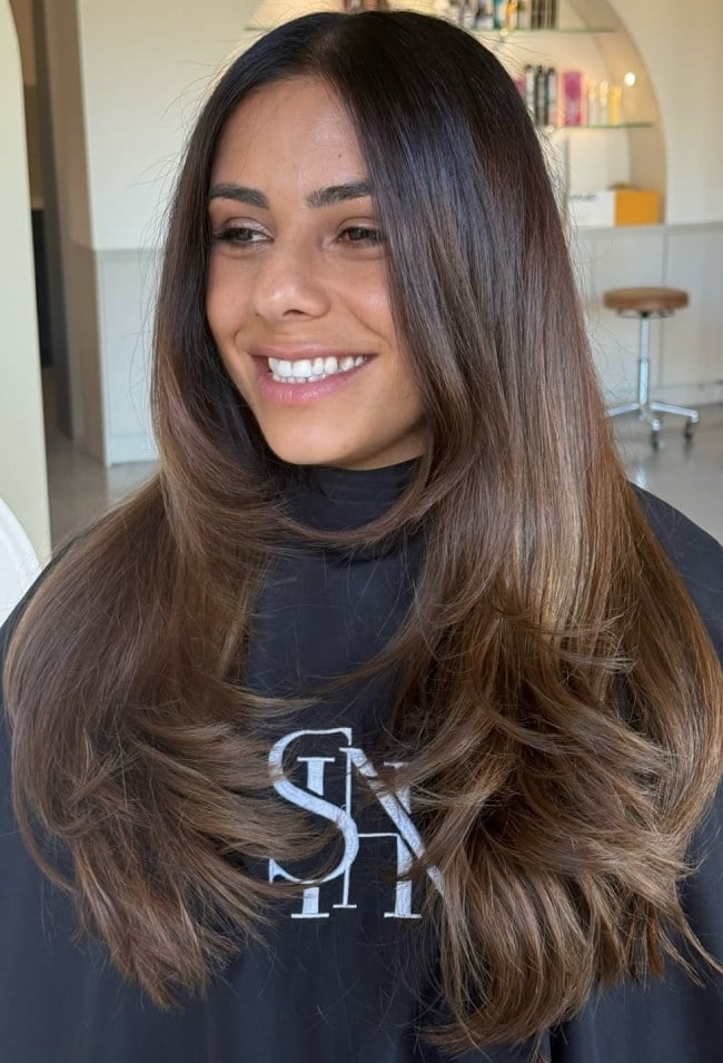 Straight Collarbone With Face-Framing Layers Straight Collarbone With Face-Framing Layers — Brunette Balayage