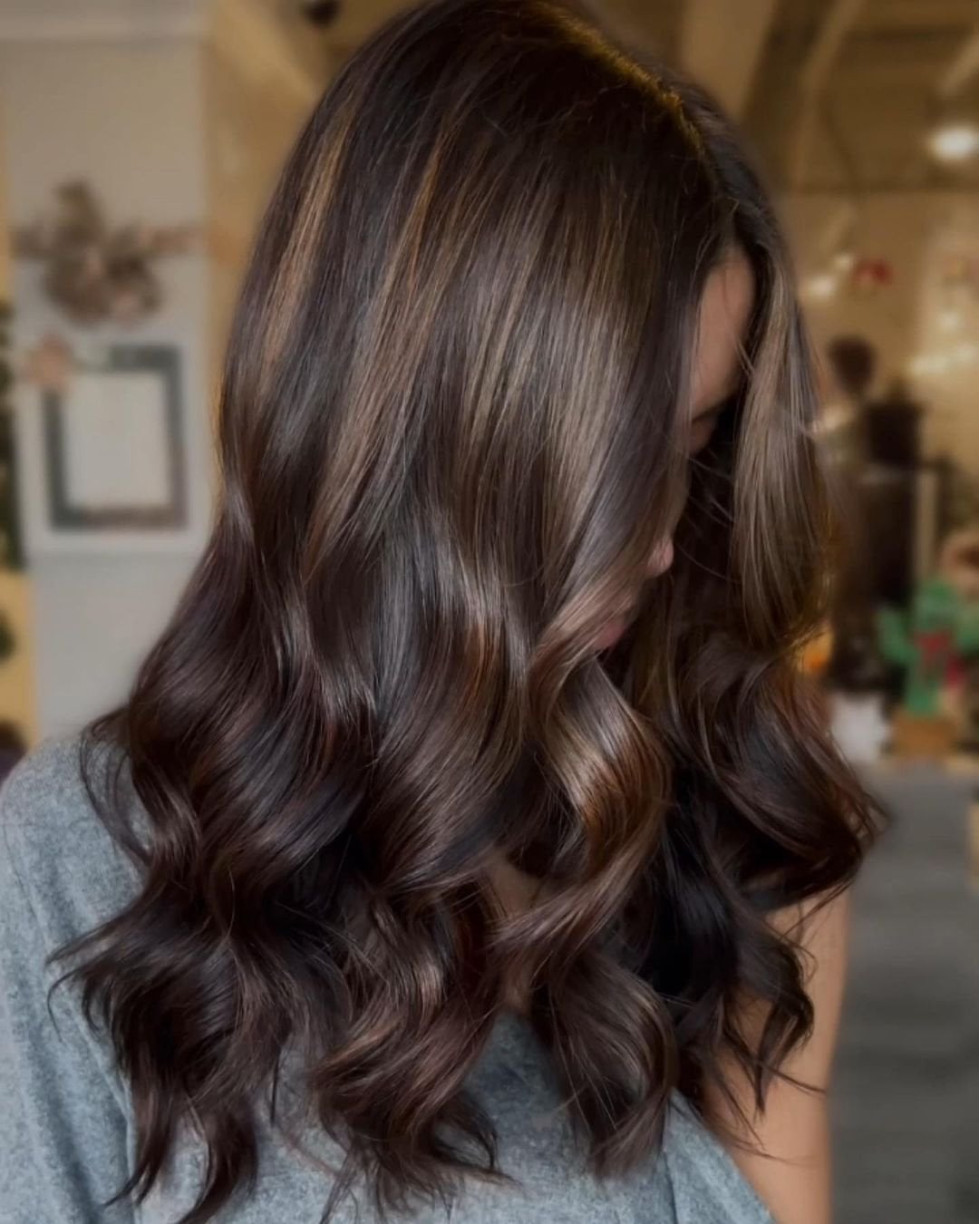 Dark Brown Collarbone Lob With Caramel Highlights Dark Brown Collarbone Lob With Caramel Highlights — Brunette Hair Colors