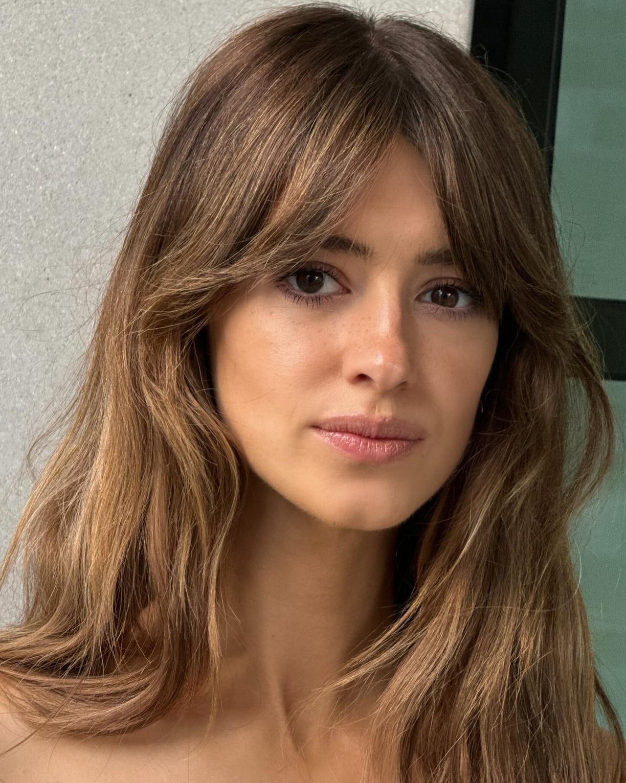 Medium Brown With Face-Framing Blonde Highlights Medium Brown With Face-Framing Blonde Highlights — Brunette Hair Colors
