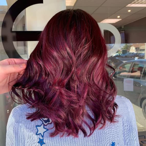 Shoulder Length Loose Waves In Rich Burgundy Shoulder Length Loose Waves In Rich Burgundy — Burgundy Hair