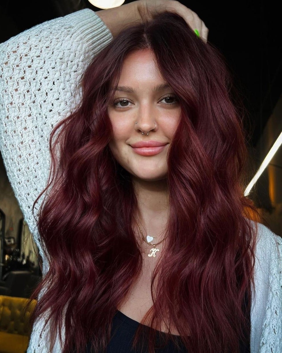 Mid-Back Wavy Hair With Burgundy Face-Framing Layers Mid-Back Wavy Hair With Burgundy Face-Framing Layers — Burgundy Hair