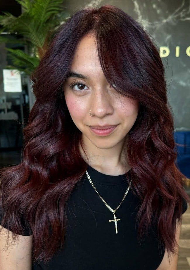 Mid-Back Loose Waves In Red Velvet Burgundy Mid-Back Loose Waves In Red Velvet Burgundy — Burgundy Hair