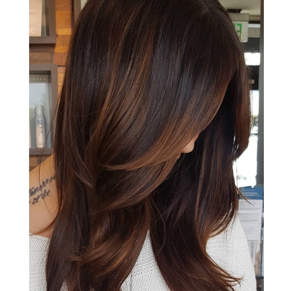 Mid-Back Dark Brunette With Side-Swept Caramel Highlights Mid-Back Dark Brunette With Side-Swept Caramel Highlights — Caramel Brunette
