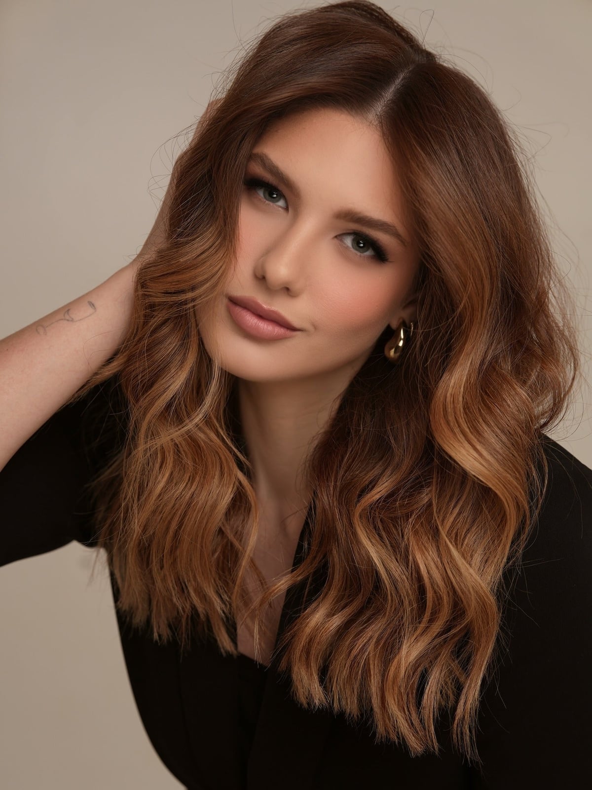 Collarbone Lob With Warm Caramel — Caramel Highlights