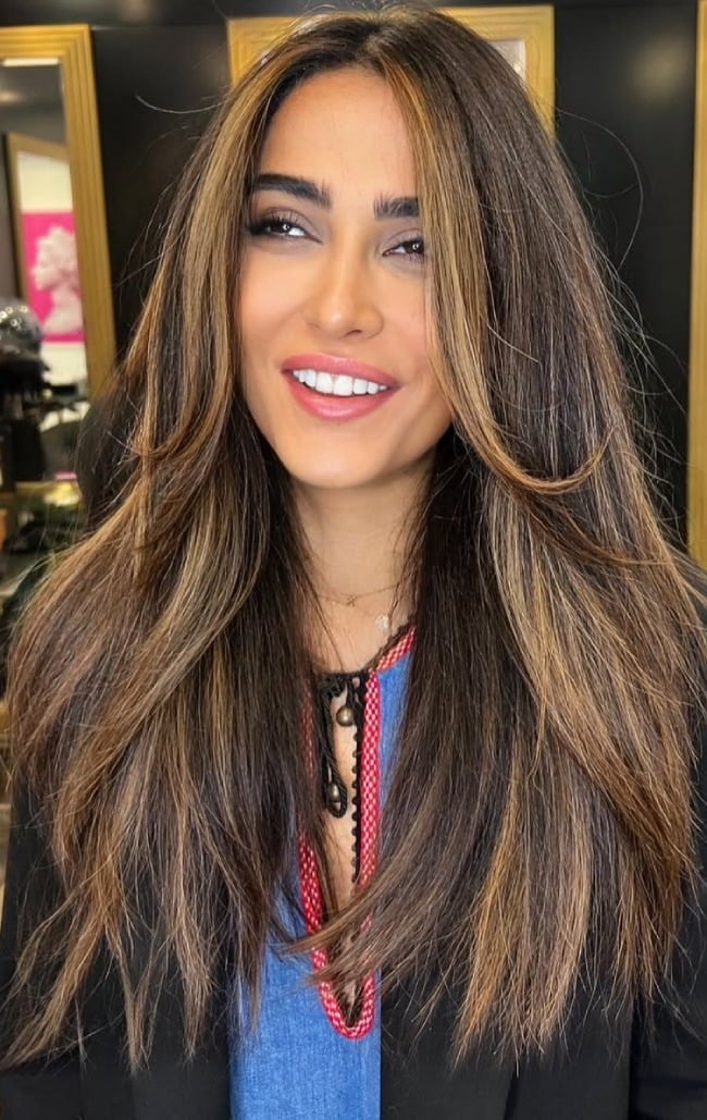 Mid-Back Dark Brown With Face-Framing Caramel — Caramel Highlights