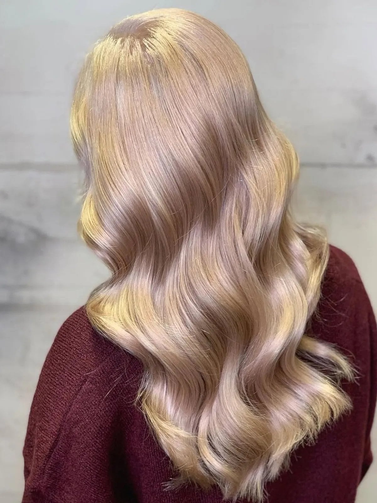 Collarbone Champagne Blonde With Curtain Bangs Collarbone Champagne Blonde With Curtain Bangs