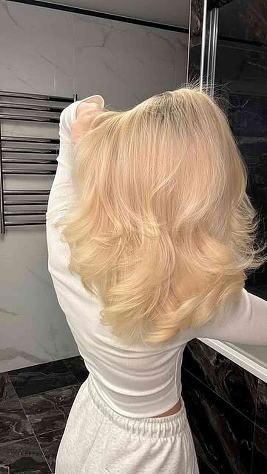 Shoulder Length Pale Champagne Blonde Shoulder Length Pale Champagne Blonde