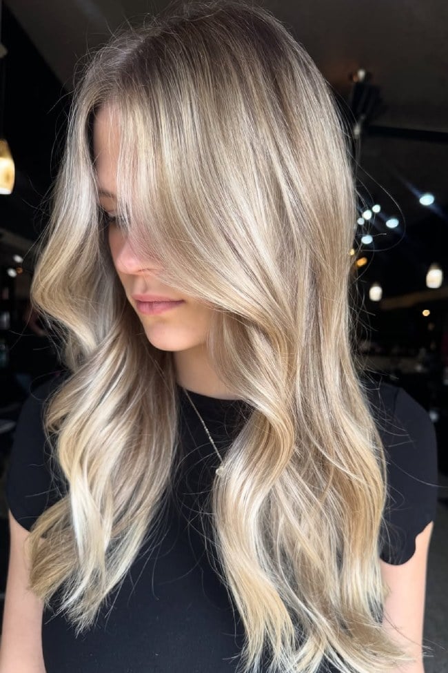 Collarbone Soft Champagne With Balayage Collarbone Soft Champagne With Balayage — Champagne Blonde