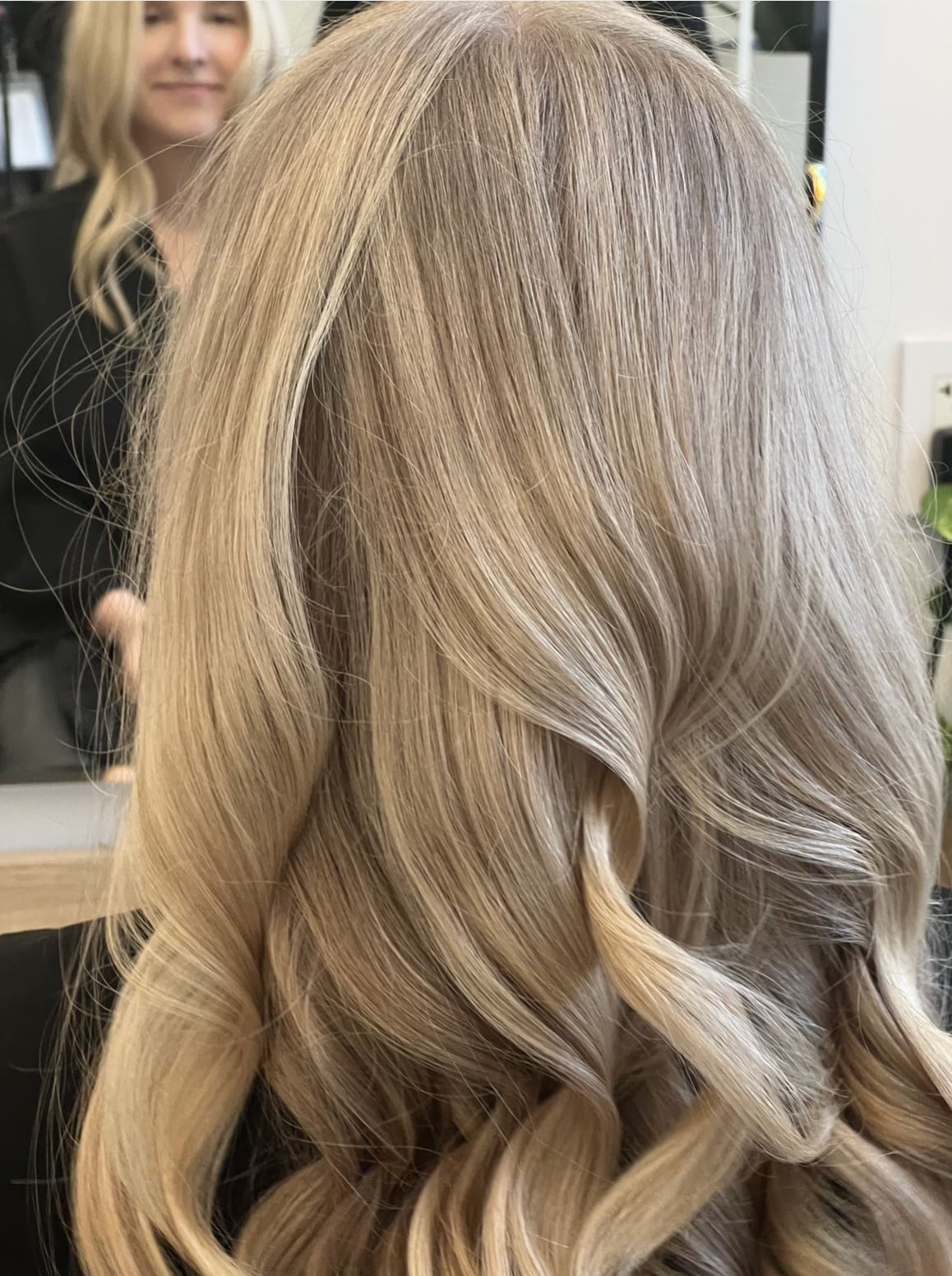 Collarbone Curtain Bangs With Champagne Blonde, Long Layers Collarbone Curtain Bangs With Champagne Blonde, Long Layers