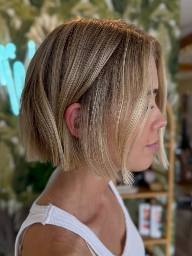 Beige Blonde Bob Textured Ends Beige Blonde Bob Textured Ends — Chin Length Bob