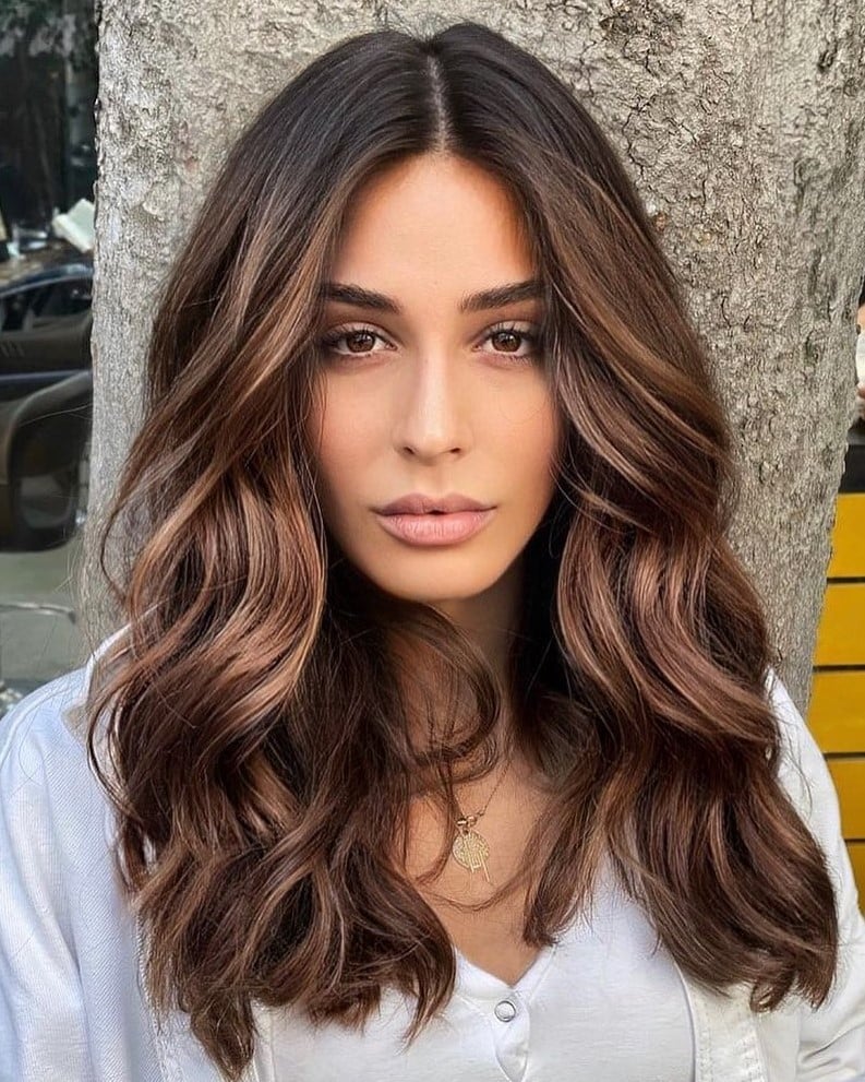 Mid-Back Wavy Hair With Lighter Brown Balayage, Collarbone — Chocolate Brown Hair