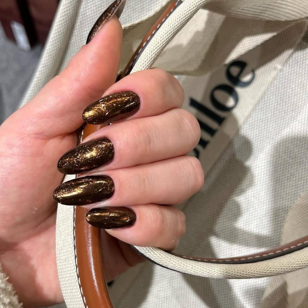 Dark Metallic Brown Chrome Medium Oval Nails Dark Metallic Brown Chrome Medium Oval Nails — Chocolate Brown Nails
