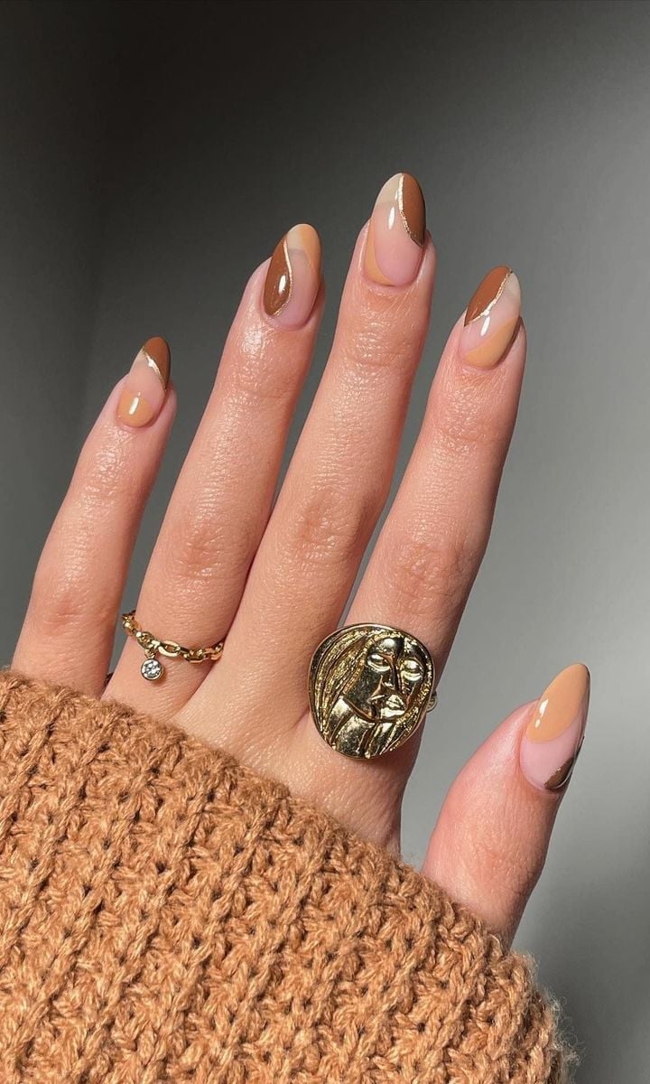 Abstract Medium Brown and Beige Short Almond Nails Abstract Medium Brown and Beige Short Almond Nails — Chocolate Brown Nails