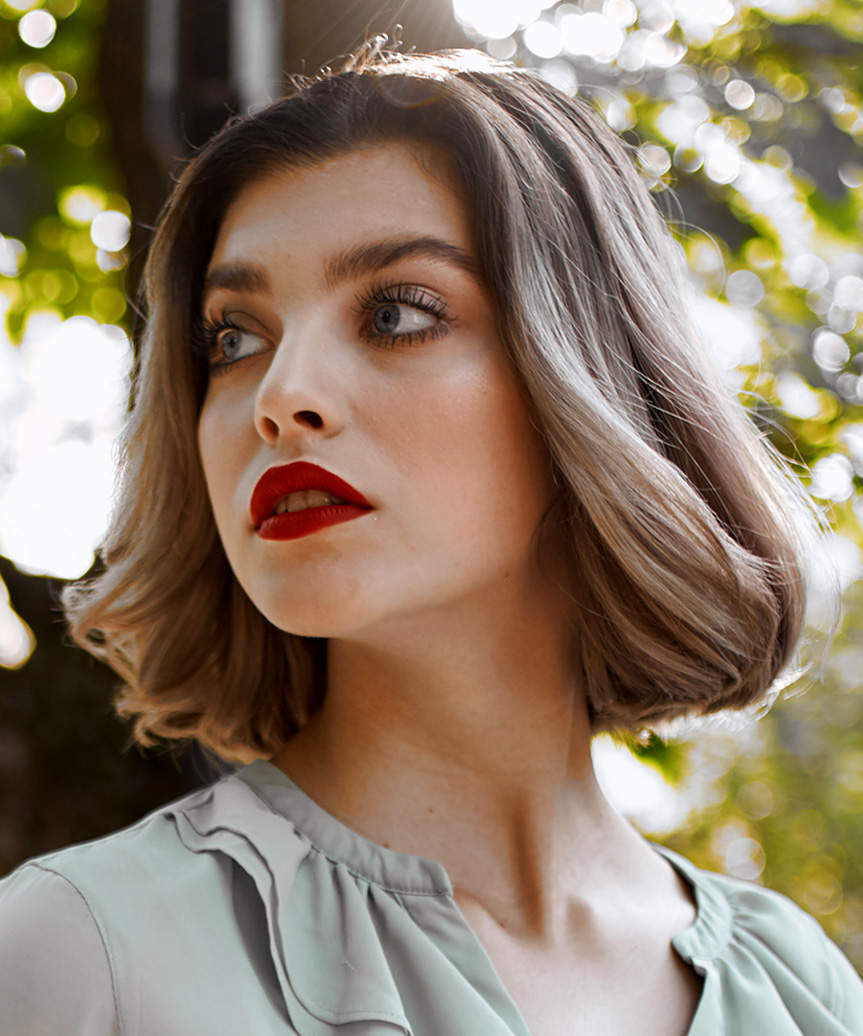 Chin Length Bob With Balayage Highlights, Loose Waves — Choppy Bob