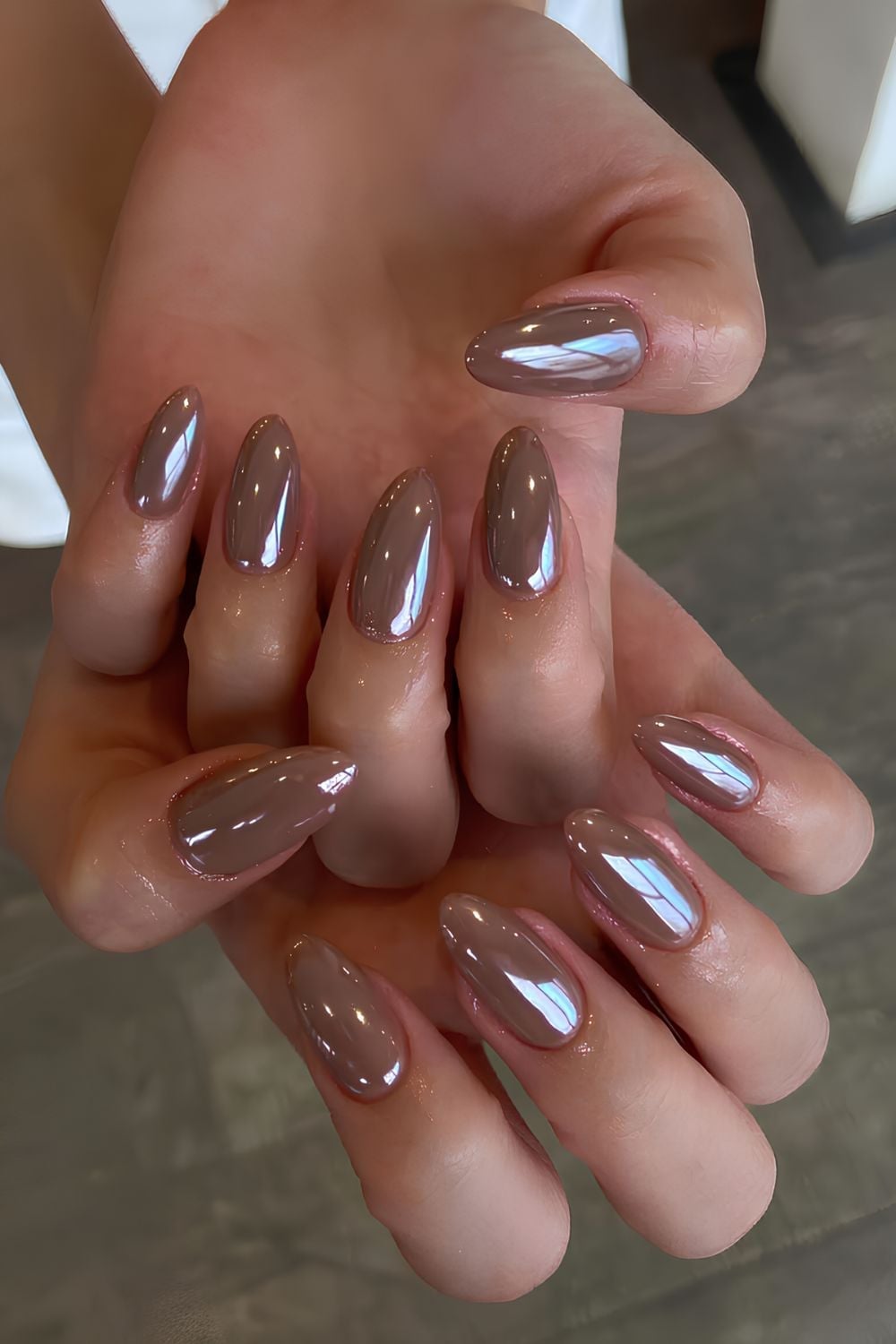 Rich Brown High Shine Chrome Medium Almond Nails Rich Brown High Shine Chrome Medium Almond Nails — Chrome Nails