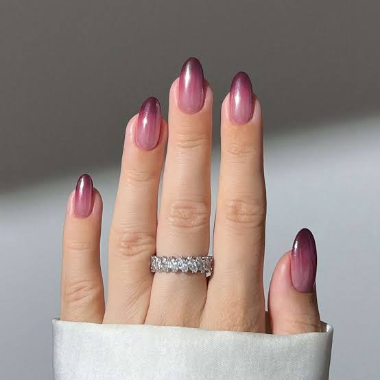 Pink to Purple Gradient Chrome Medium Almond Nails Pink to Purple Gradient Chrome Medium Almond Nails — Chrome Nails