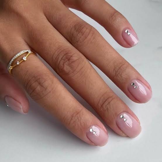 Rhinestone Accent Short Almond Nails Rhinestone Accent Short Almond Nails — Classy Nails