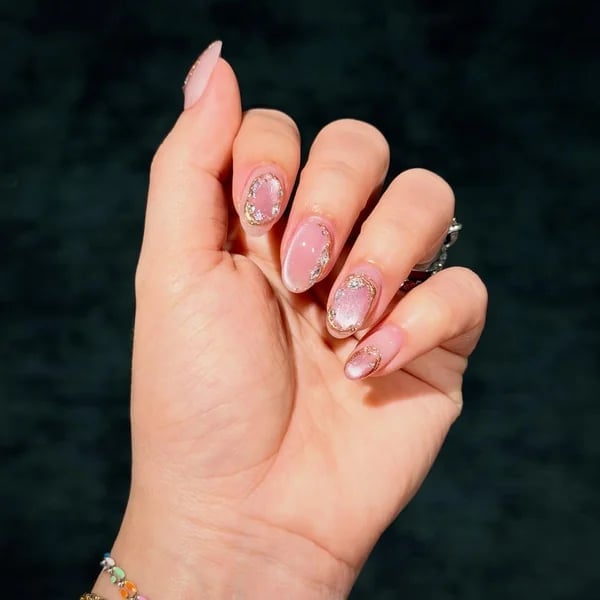Shimmer Pink Gold Foil Rhinestone Medium Oval Nails Shimmer Pink Gold Foil Rhinestone Medium Oval Nails — Classy Nails
