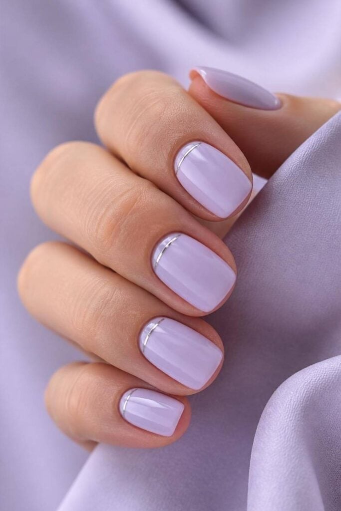 Off-White Pearlescent Shimmer Short Almond Off-White Pearlescent Shimmer Short Almond — Classy Short Nails