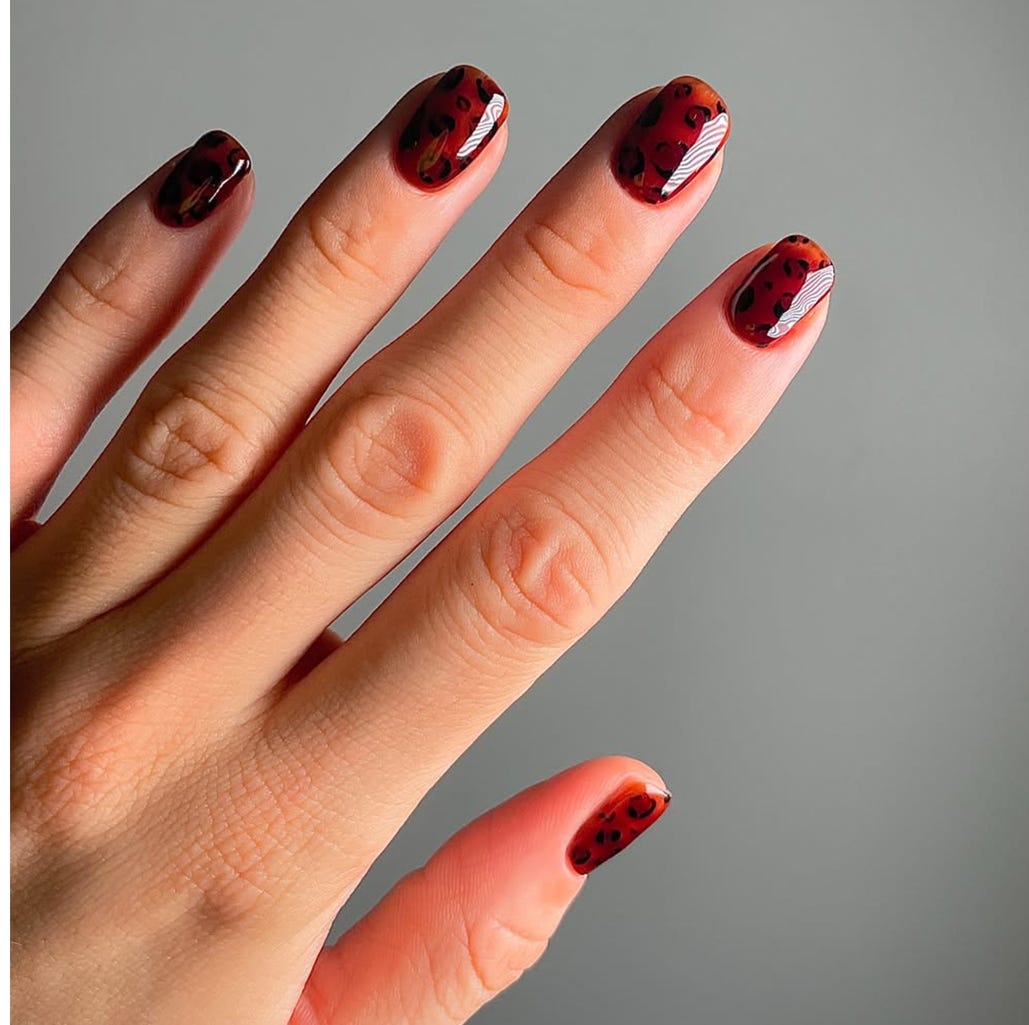 Tortoiseshell Pattern Short Oval Nails Tortoiseshell Pattern Short Oval Nails — Classy Short Nails