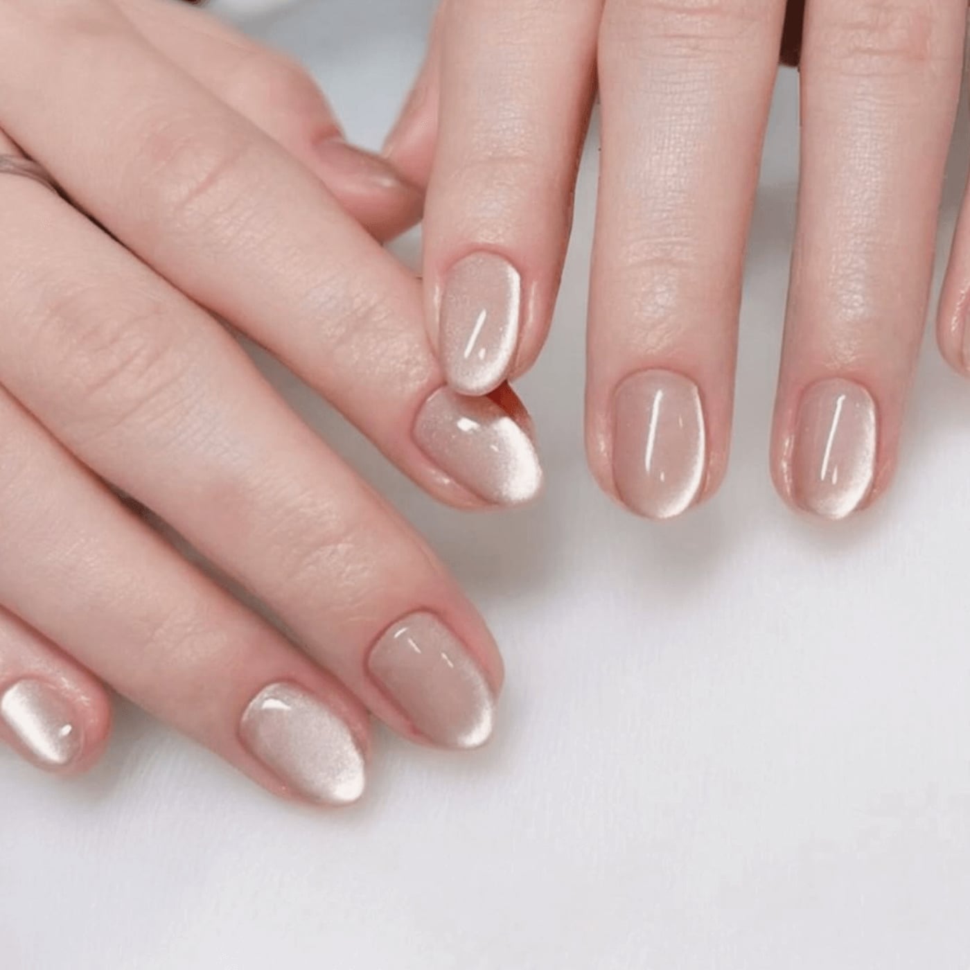 Nude Cat-Eye Effect Short Oval Nails Nude Cat-Eye Effect Short Oval Nails — Classy Short Nails