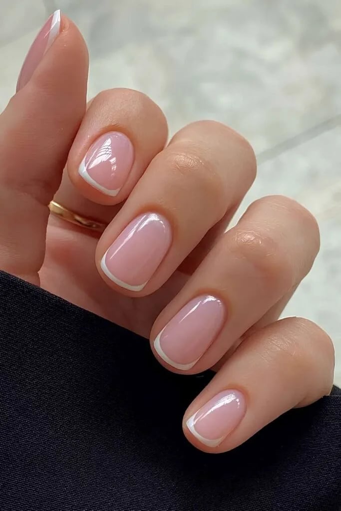 Sheer Pink Oval Nails with Thin White French Tips Sheer Pink Oval Nails with Thin White French Tips — Clean Girl Nails