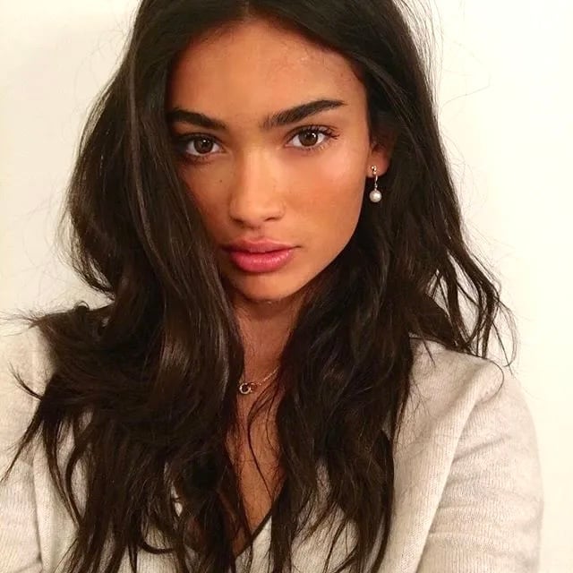 Collarbone Cocoa Brown With Lighter Undertones Collarbone Cocoa Brown With Lighter Undertones — Cocoa Brunette