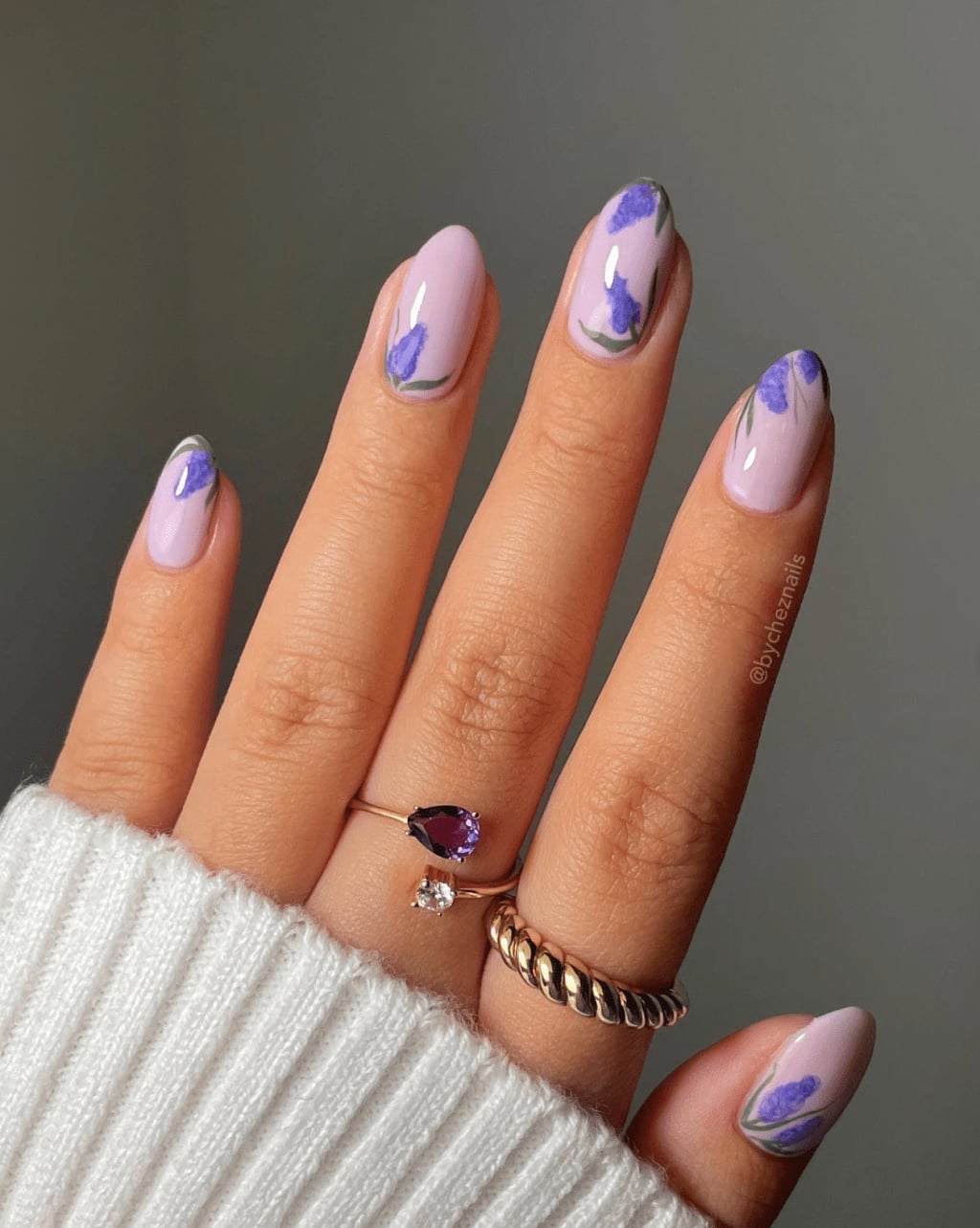 Medium Oval Lavender Lavender Sprig Nails Medium Oval Lavender Lavender Sprig Nails — College Nails
