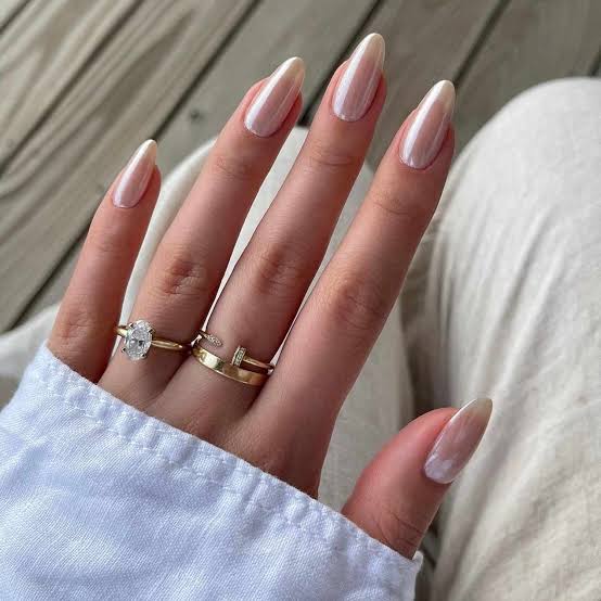 Medium Almond Chrome Nails Medium Almond Chrome Nails — College Nails