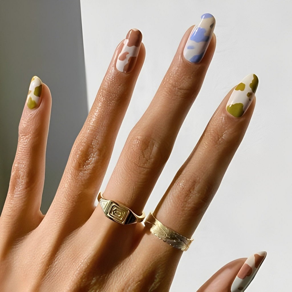 Abstract Shapes Dots Medium Almond Nails Abstract Shapes Dots Medium Almond Nails — Concert Nails